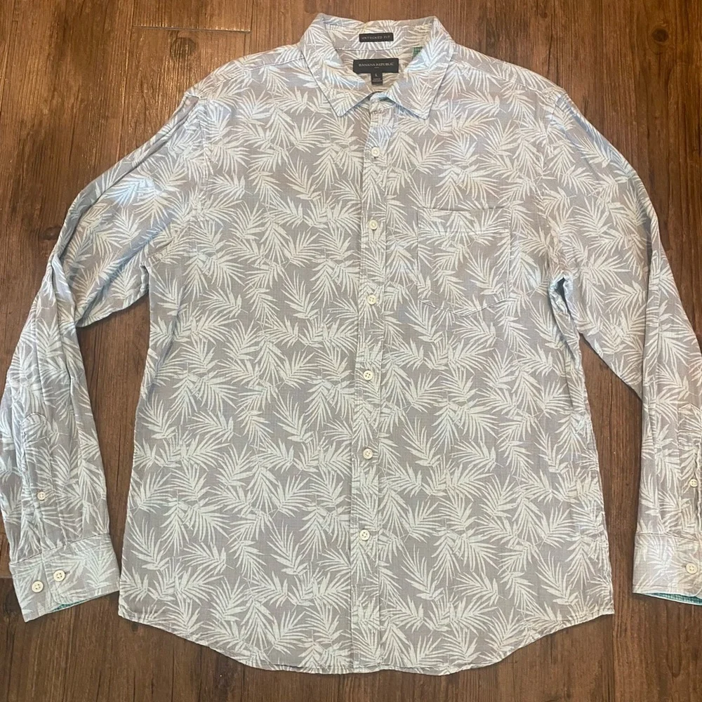 Banana Republic Men's Palm Print Shirt - Light Gray